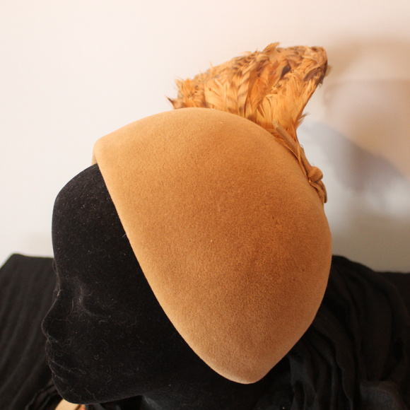 Rare 1960s Couture Vintage Tan Sculptured Feather main image 4